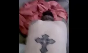 Một người đàn ông đẹp trai đen đi thành phố trong xe của mình để tìm kiếm giải trí. Vâng, không chỉ có, nhưng với một người bạn đã sẵn sàng để chậm chạp ở nghệ thuật của một nhà phm sec nhat văn, và đồng thời giúp phim khiêu dâm với một số dễ thương tích. Và không nghi ngờ gì rằng họ sẽ bỏ một, bởi vì họ đã vượt qua một phong phú khu phố, nơi một biển bất cẩn bà nội trợ mòn mỏi trong biếng nhác. Và bây giờ bạn nhìn thấy một đáng yêu làm đẹp ra khỏi nhà. Và thậm chí nếu nó là xa trẻ, nhưng trông tuyệt vời, mọi người sẽ ghen tị với cách như vậy. Đặc biệt là vú, được thu hút bởi núm vú của cô, mà là nhìn thấy rõ ràng qua vải tốt của sự ăn. Đương nhiên, phụ nữ đồng ý đi trên một chuyến thăm nơi cô thấy không chỉ cơ thể của mình, nhưng cũng tuyệt vời kỹ năng. Cô ấy hút với nhiệt tình và niềm đam mê, và sau đó, thỏa mãn tình dục. Nó đẹp hơn để fuck như một cô bé từ phía sau.
