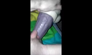 Một mảnh bể trong dự đoán của bạn trai của cô quyết định để vuốt ve mình một chút. Cô đặt trên quyến rũ, da đen, và bắt đầu vuốt ve cơ thể mình và âm đạo. Ngay sau đó, một cậu bé đã đến và đánh người bạn của mình một cách dùng miệng. Ông chơi với các con của một lần như là tốt nhất ông có thể quay về nhiều hơn và nhiều hơn nữa. Các cô gái đã không nợ hoặc là, cô ấy đã lấy thùng trong miệng và liếm nó, lấy nó bằng cách má càng sâu càng tốt. Một phút sau, các cặp đôi, bắt đầu có sec nhật bản quan hệ tình dục. Họ thích nhau trong một tư thế, và sau đó các thủ dâm giúp cô người yêu phát hành căng thẳng, vuốt ve mình một lần nữa với đôi môi của cô và tay.