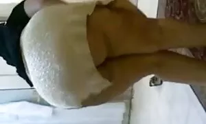 Một cô gái phim sec nhat ban phu de chân dài đi trên đường trông giống như một cô con mèo, người chỉ cần một đầu mối và ngay lập tức sẽ hiển thị tất cả mọi thứ cô ấy là giàu. Và sự thật là khi cậu bé, ra hiệu cho các em bé với một ngón tay, cô ngay lập tức nhảy vào ghế sau xe để tự do chứng minh mình to lớn đàn hồi. Và ngay cả những bi và một cái mông chạm vào nhau. Vâng, các cậu bé của phản ứng khá dễ đoán: quần của mình gần nổ từ căng thẳng. Nói chung, nó sẽ là thời gian cho các em bé để mở môi ngọt ngào và vui lòng các quý ông một chút, đầu tiên của mình, và sau đó, làm việc như một tính khí thất thường và âm đạo.
