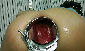 Một cô gái nuốt chửng những ban nhạc của chọn đến rất amidan và họ lần lượt. Sau khi làm tình, tình, các quý phim sec nhật bản ông đầy họng của cô với.