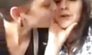 Một trẻ con thú thích nhìn quyến rũ và hấp dẫn. Vì vậy, tại sao không tạo ra nó cho video gia đình quay phim? Rõ ràng, đó sẽ là thời trang đến tận hưởng không tầm thường giải trí. Và, tất nhiên, cô gái đã đồng ý để cho một cái gì đó nóng. Ông đã cài đặt một webcam, và bắt đầu chiếu thoát y. Tuy nhiên, điều này rõ ràng là không lâu, vì vẻ đẹp của những bộ quần áo chỉ có một màu hồng, và nhỏ, quần lót, mà cô nhanh chóng đã thoát khỏi. Và kể từ khi em phim sec moi nhat ban bé cũng cho thấy sang trọng và ngực tròn và thậm chí cô ấy xinh đẹp, sau đó bạn có thể yêu cầu của cô không đến được nhút nhát và để chứng minh một phiên thủ dâm. Các cô gái, rõ ràng là muốn nó cho chính mình, vì vậy cô nhanh chóng bắt đầu chơi với đẹp đầu vú, và thậm chí đến đẹp âm vật. Các chất bôi trơn đã chảy từ âm hộ mà cô gái thậm chí sẽ cố gắng, ngon! Nhưng đó vẫn là một nước và rất nóng cực khoái phía trước.