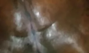 Một đám đông của các vận động viên tàu trên một trường cho một cuộc đua cạnh tranh, và họ ra nước to lắc hướng khác phim sec co trang nhat ban nhau.