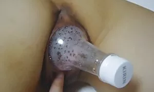 Các cô có một người chồng và một người đẹp trai nhưng xấc láo người làm vườn. Nó đã gây nên vẻ đẹp của vội vã hoạt động. Nhưng cô ấy không muốn nhận được mang đi bởi con người xấc láo. Mặc dù âm hộ với mọi chuyện. Và sau đó, anh ta đến từ phía sau, ôm cây nếu như ông đã được rất ngạc nhiên và cô ấy đã dẫn các người làm vườn để phòng ngủ. Vâng, có cô ấy đã cho tai phim sec nhat thấy sự tuyệt vời và đánh người nóng nảy người yêu âm hộ của cô và nó dính với con cặc hắn. Và ngay bây giờ, này của phụ nữ trẻ con gái, cô họ ở phòng kế bên. Như vậy là kết quả của gia đình trong hai phòng.