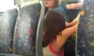 Hai cô gái, một người da đen và một cô gái tóc vàng, sắp xếp một gợi cảm trên giường. Cả hai, lúc đầu, rất nhẹ nhàng và trìu mến, cuối cùng trở thành những người đam mê những người tìm cách cướp hơn niềm vui. Người đẹp hôn sâu. và cởi quần áo nhau với không nghe được chạm để kết nối với phim sec japan các cơ quan từ ngực cho vú bụng để bụng trong một phút. Chạm vào da tinh tế, frank vuốt ve-tất cả điều này kích thích cô gái rất nhiều. Nếu lúc đầu, họ cố gắng để liếm nhau, sau đó thế 69, cung cấp cho chúng bằng nhau cảm giác. Ngón tay và lưỡi không còn có thể đưa ra lửa của họ, nhưng một, tóc dài kết thúc trong đó nằm giữa các cô gái ' chân, là hoàn toàn có khả năng làm việc đó. Đồng hoang dã tiếng la hét và vui mừng thán di chuyển hông của họ đối với các con, đánh chìm nó càng sâu càng tốt.