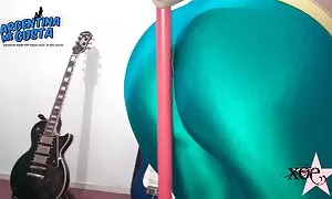 Những gì người ta làm ở một giao thông tắc: cố gắng phụ nữ. Họ sắp lấy một người và một cô gái xinh đẹp, đã yêu cầu xe. Anya là một sinh viên y sec nhatban khoa, vì vậy cô ấy nên là tuyệt vời sinh lý học. Chơi tập thể không dụ dỗ cô ấy ở tất cả, nhưng một số lượng đáng kể cho Anya sức chứa hơn và cô ấy đi với các chàng trai để làm chuyện đó với cô ấy sang trọng cơ thể. Ngay trong xe, em bé mất tất cả mọi thứ ra và cho thấy một chân, và sau đó một, thay thế nó với một âm đạo. Cô có vẻ thích bài học này rất nhiều.