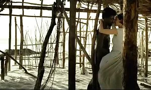 Sự đồi trụy vợ với kính và lớn đã gặp một người đàn ông khác và sau một cuộc trò chuyện ngắn ném trước mặt anh ta béo, sữa, mà cô đã lên kế hoạch để chơi tuyệt vời. Khi người đàn ông nhìn thấy đồ lót phụ nữ quyến rũ trước mặt anh, ông ngay qhim sec nhat ban lập tức đưa tay cho họ và bắt đầu lòng của ông, tình nhân của tôi, buộc cô phải trở thành nhiều hơn và nhiều hơn dấy lên và rên thẳng thắn. Sau đó, người đàn ông quỳ xuống và truyền bá các người phụ nữ chân của để sửa chữa một người đẹp da đen hôn với sự giúp đỡ của các cô gái sẽ trở nên ngoan ngoãn và đồi trụy. Sau một thời gian, ông già đã đẩy lớn của mình, cụ có thể truy cập vào một nữ đạo và rên rỉ dữ dội cho rực rỡ niềm vui ông đã nhận được trên chiếc ghế dài. Cả hai người thích của trò chơi tình dục, nên họ bắt đầu để đạt hưng phấn với niềm vui lớn.