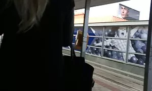 Dick thay vì phím sec nhat ban chupa-chups và các cô người đứng đầu của một trong miệng. Cô ấy là một bậc thầy của hút: dương vật lao vào miệng trong suốt chiều dài của nó và những cô gái hoạt động với lưỡi hút thân của nó. Người đứng đầu đuôi vừa đi ra khỏi môi, và có hút dương vật hoàn toàn, bắn tinh trùng mà không mất một giọt. Sau khi phần đầu tiên, cô ấy vẫn tiếp tục với thổi kèn, và các cô, cho đến khi các người một lần nữa.