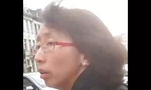 Sự lười biếng của các công nhân, hôm nay là một loại điên rồ, bây giờ, các cuộc họp, bây giờ cuộc nói chuyện kinh doanh, bây giờ chỉ là một thói quen. Đó là một niềm vui: một cô gái tóc vàng tiếp cận anh hùng của chúng tôi và quyết định để thúc đẩy dự án của cô ấy. Để làm được điều này, các em bé tổ chức một bài thuyết trình và đánh đối tác của họ tuyệt vời hối phim sec nhất ban lộ. Nhưng tự hào đàn ông không muốn để cung cho một cô gái tóc vàng ở tất cả và thích một hoàn toàn khác nhau mẫu của sự hài lòng. Đứa bé đó to sẽ tốt hơn so với một phong bì đầy đủ đô la. Một trong những người bạn ngay lập tức lấy những quả bóng, và các thứ hai nâng hem của một chiếc váy ngắn và bắt đầu vuốt ve mình đối tác của đáng yêu, vú. Vâng, đã những cô gái có vẻ như thế này phát triển của các sự kiện, vì thiếu kiên nhẫn, cô ấy ngồi trong số những người đàn ông và bắt đầu để hút ống của họ ở lại với cô môi. Bằng cách để cho các cô gái nuông chiều những kẻ với đôi.