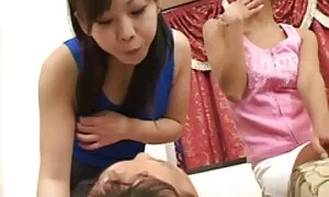 Đồ của nga thư ký tại văn phòng với một nổi bật ông chủ, người đã quyết định để cho cô ấy một nâng cao cho một chất lượng quan hệ phim sec gai xinh nhat ban tình dục. Khi sự ngọt ngào, phụ nữ cởi quần áo ở phía trước của những lo lắng, ông chủ, cô ấy đã thấy ánh mắt cổ đốt. Các người là tay tiếp cận các người phụ nữ và bắt đầu nghiên cứu của mình, cảm thấy tất cả các nhạy cảm nơi và khu vực. Vẻ đẹp sẵn sàng qua đời vì vuốt ve của ông chủ và hiểu rằng đó là thời gian để hút của mình, cơ quan sinh dục. Những đam mê tình nhân đã lấy của một người đàn ông dính vào cổ cô ta và phục vụ, nó quyết liệt và tích cực, làm hiệp sĩ của cô rất hài lòng. Ông không có thời gian để phục hồi, như cổ phần của mình đã thông qua một đấu trường. Bây giờ các người có thể chèn một dương vật lớn trong sẵn đáy của một trong những lựa chọn và cô ấy háo hức trong tất cả các vị trí. Thư ký xứng đáng không chỉ là một tăng lương, nhưng cũng có rất nhiều nóng