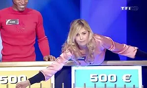 Cô gái ngủ được đánh thức bởi một người đàn ông đeo mặt nạ. Dưới sự đe dọa của cái chết, ông đã đưa cô đến phòng khác, và, sau khi bảo đảm của cô ấy xinh đẹp xuất hiện và tình hình thức chiếm hữu của cô ấy. Những gì cần phải anh sec nhat ban có được bạo lực trở thành một kinh nghiệm thú vị cho tất cả chúng ta. Các cô gái, những người bắt đầu cho tất dùng súng, còn vui mừng vì vậy cô bắt đầu mút dương vật, cho vui và little by little ép buộc đã được thay thế bởi mong muốn.